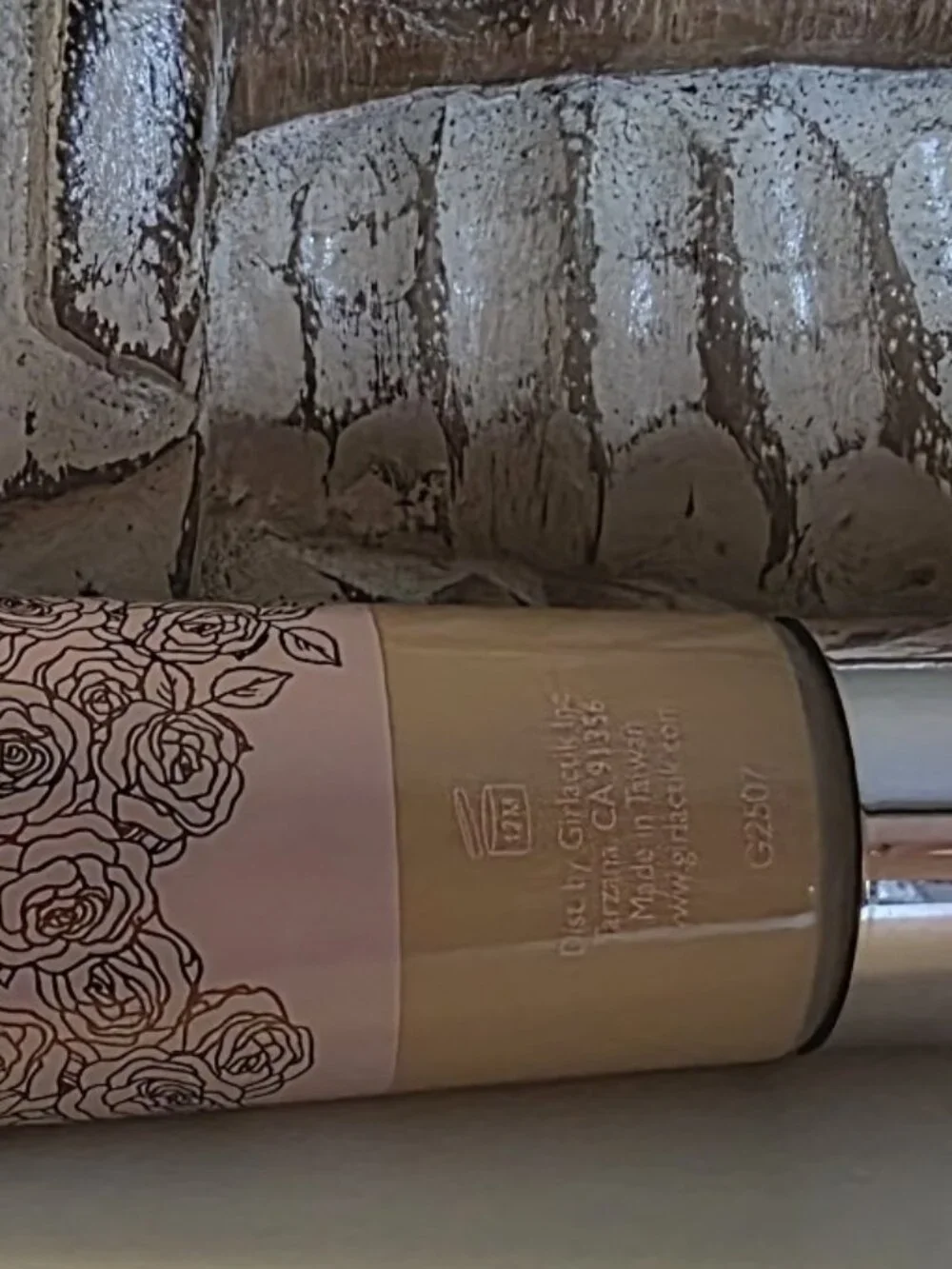 Girlactik 2-in-1 Luminous Tint Foundation in F2 Light